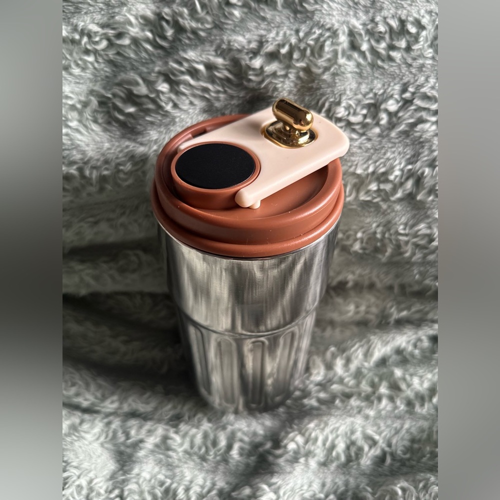 Aluminum portable coffee mug with temp control